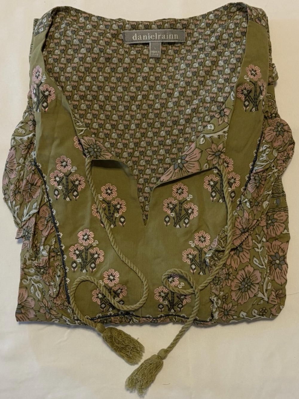 Daniel Rainn Olive Green Embroidered Boho Blouse with Tassels Sz L